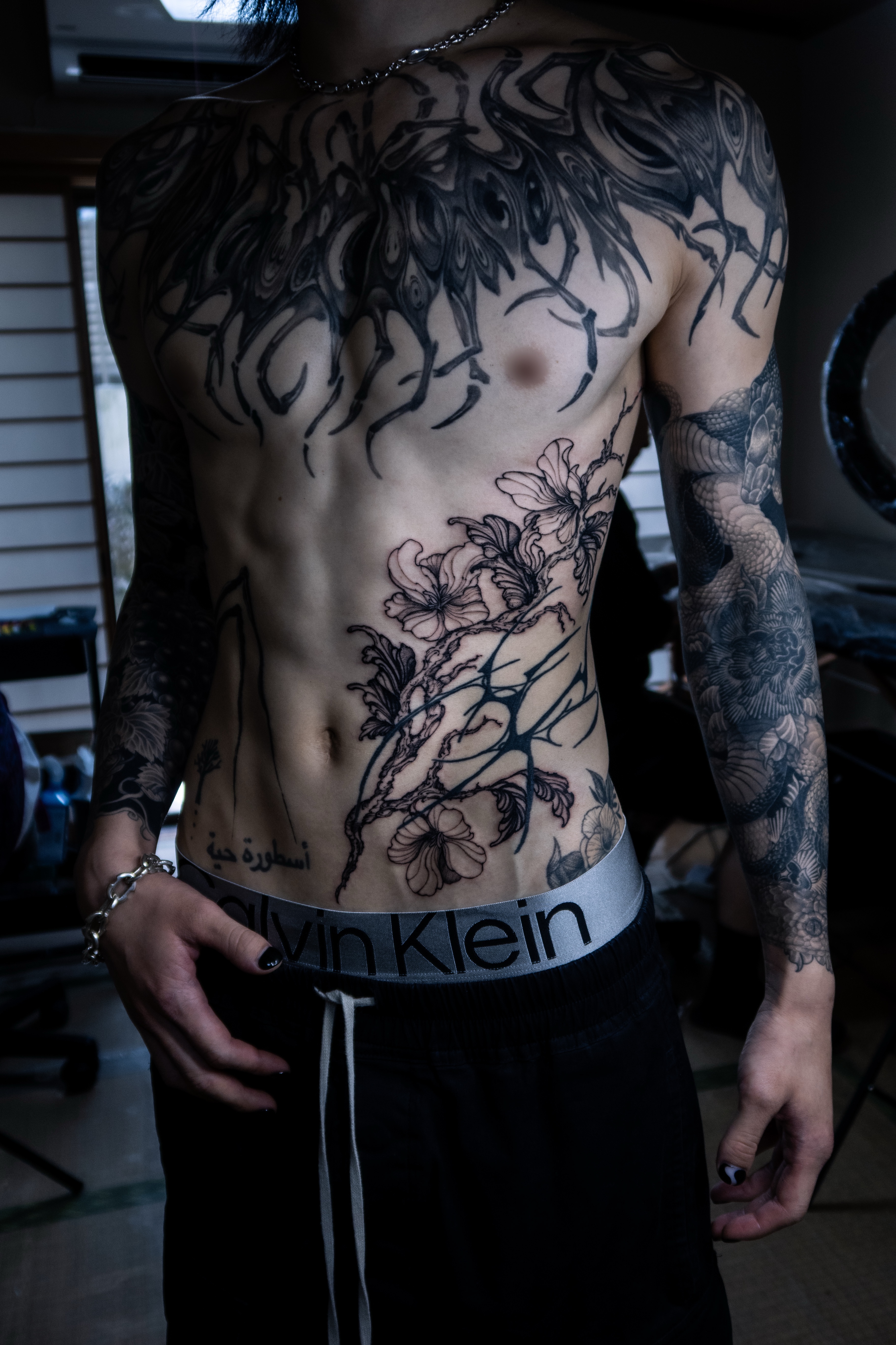 Freehand floral tattoo by Lea Kim, Osaka