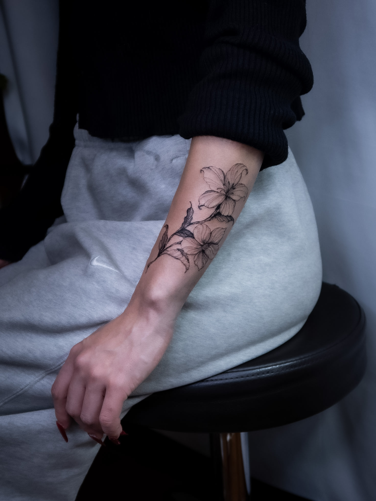 Freehand floral tattoo by Lea Kim, Osaka